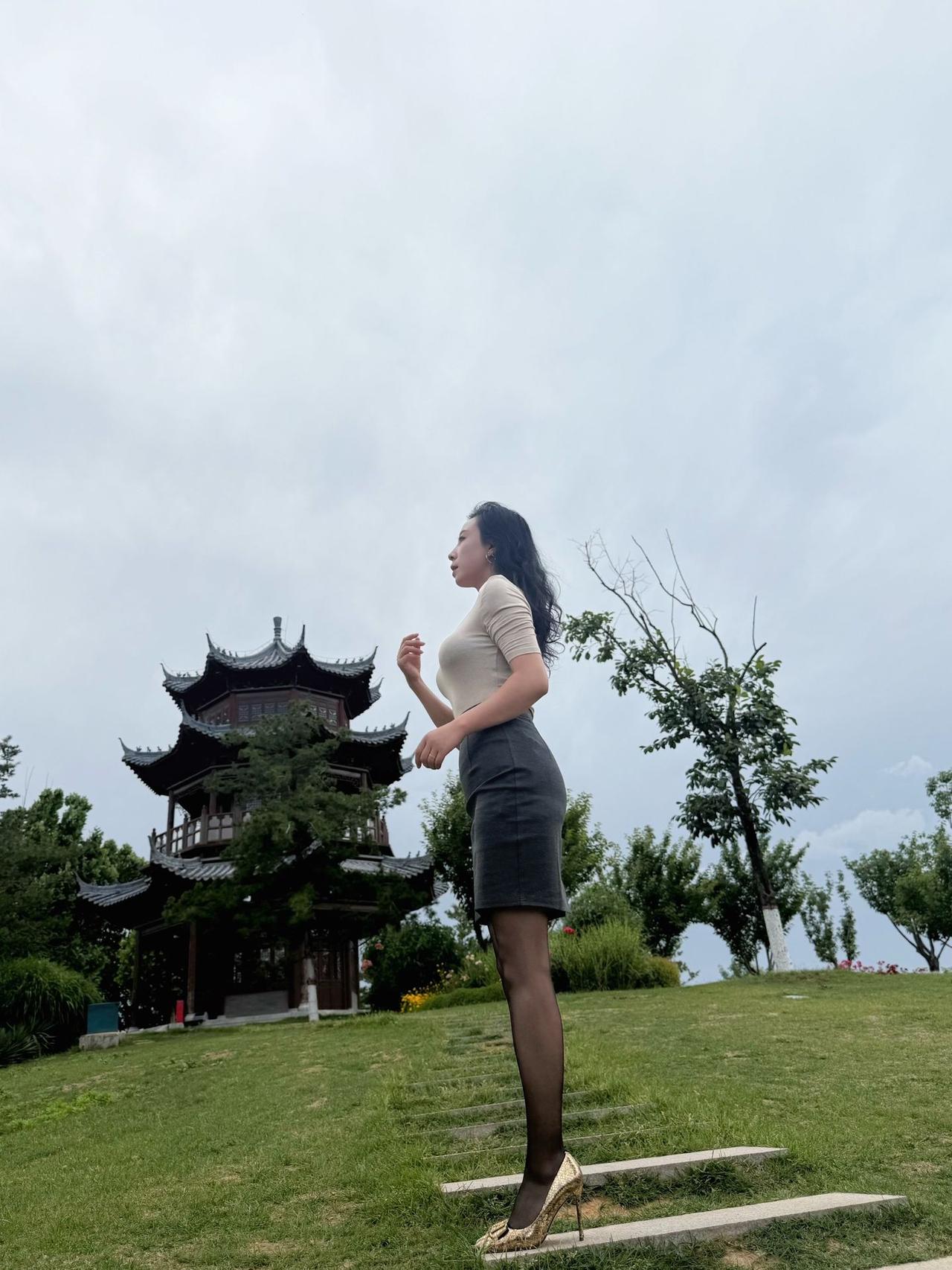 女人穿什么样的鞋子好看 美女们快来分享自己的穿搭吧！