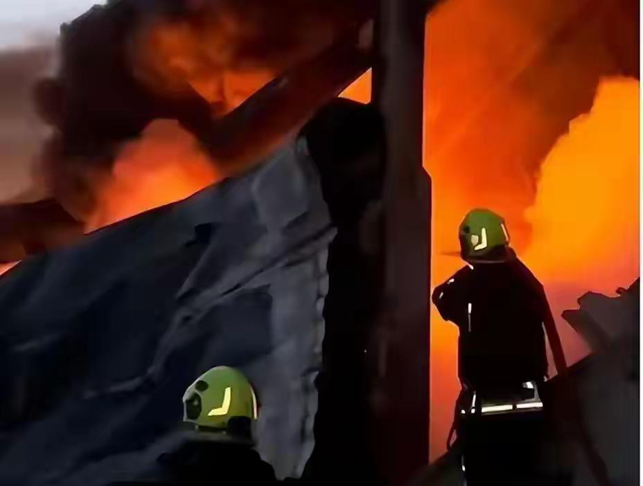 当地时间 21 日，俄罗斯对乌克兰南部敖德萨州发动超大规模空袭，交通、港口、工业