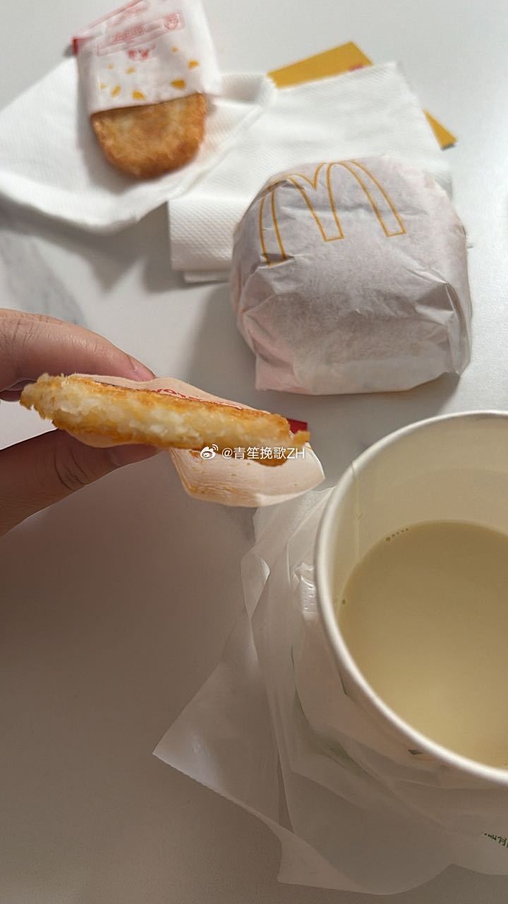 每天早起打卡现在很人性化地可以预定早餐配送 