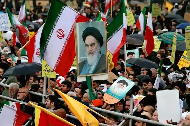 太反常了！美国摩拳擦掌准备要“揍”伊朗了，结果一向跟伊朗不对付的以色列反倒跳出来