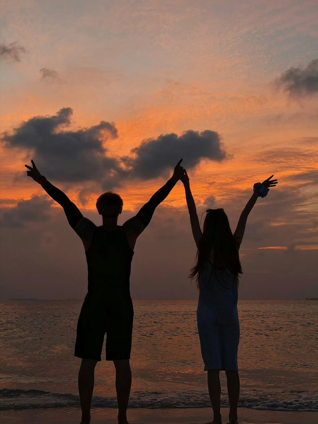 黄子韬徐艺洋马代vlog徐艺洋晒马代vlog阳光沙滩和你，徐艺洋镜头里的两人也太