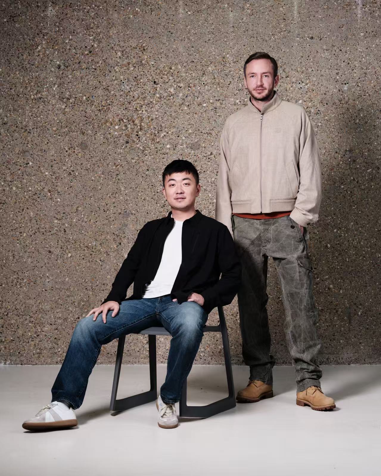 Nothing 最近又有新动作啦。一边宣布未来三年完成IPO准备，并在12 月 