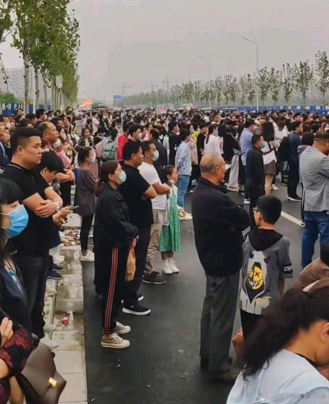 为什么国内都这么安全了家长却还天天接孩子 ​​​