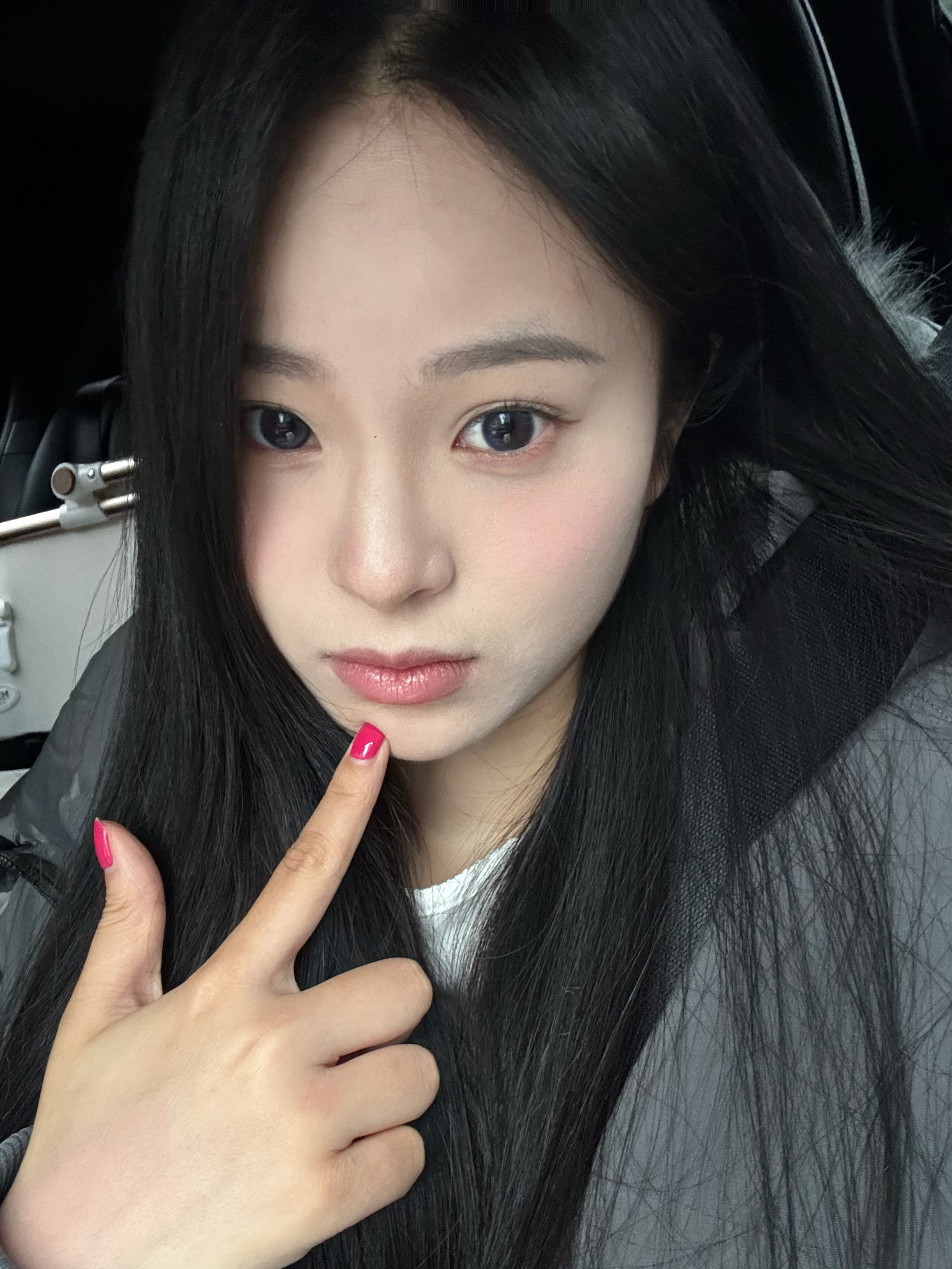 又去四七美学给眉毛补了色，继续享受不用画眉毛的日子！ 