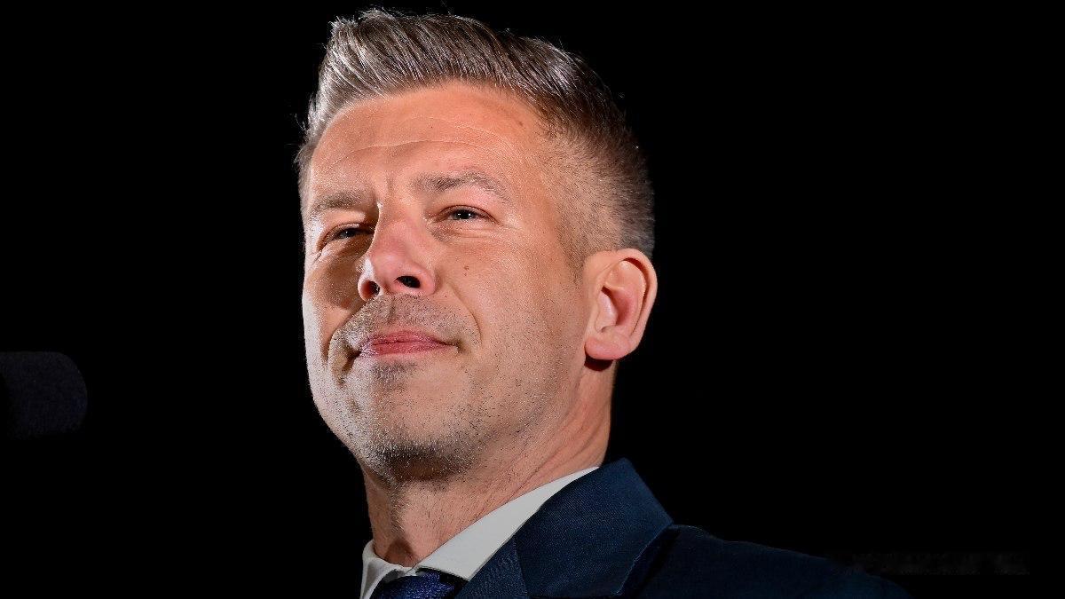 匈牙利当选总理彼得·毛焦尔现在有个难题：

欧盟打算给乌克兰900亿欧元贷款，需