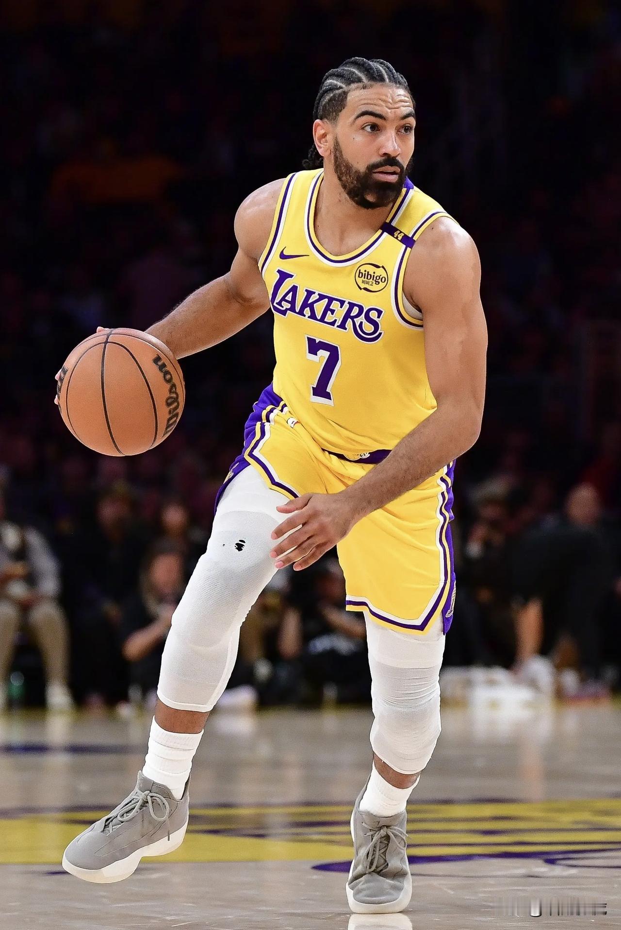 文森特、芬尼-史密斯的得分都是0分，湖人队和火箭队真是难兄难弟！

在1月16日