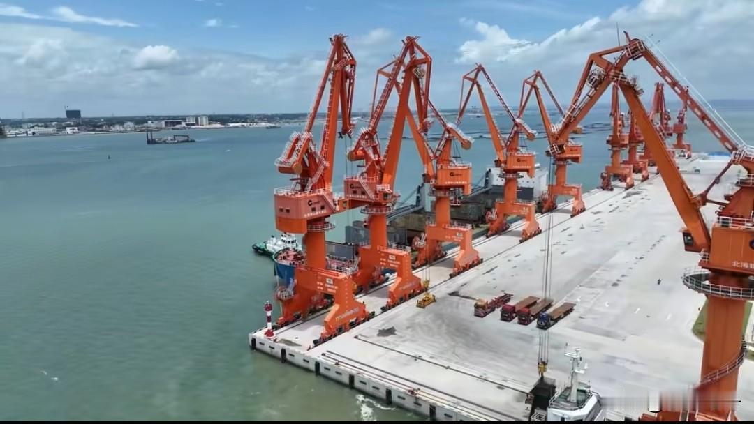 一个码头却总是能牵动不少人的心，中间只不过是因为牵涉多方的利益罢了！
从自治区的