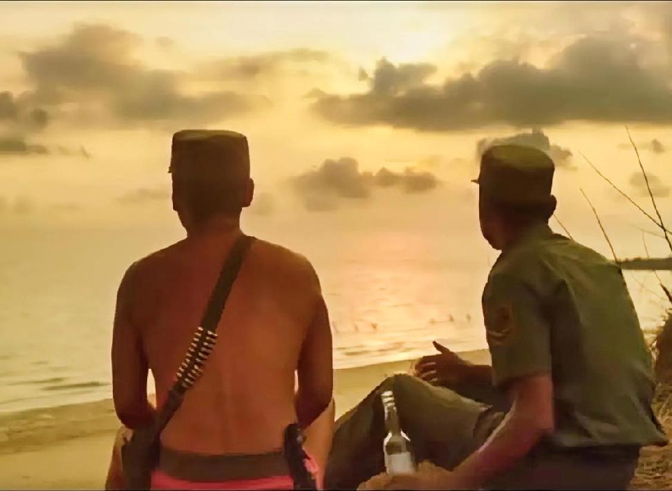 香港的一把大火，
警醒了我们。
要警惕！
我们应该时刻警惕躲在黑暗中的那些，
蓄