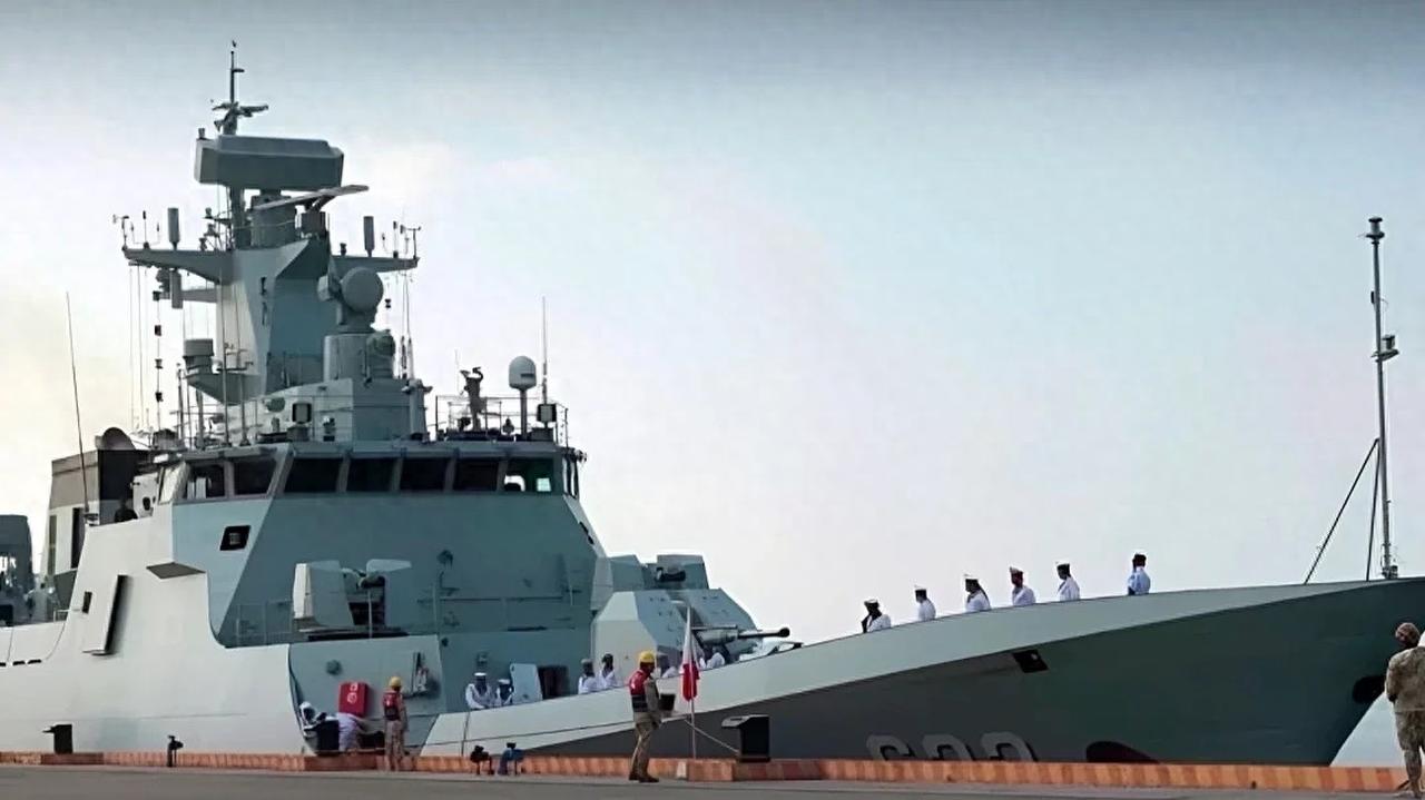 4月4日上午，柬埔寨云壤海军基地迎来史上最先进战舰，中国建造的056C型护卫舰正