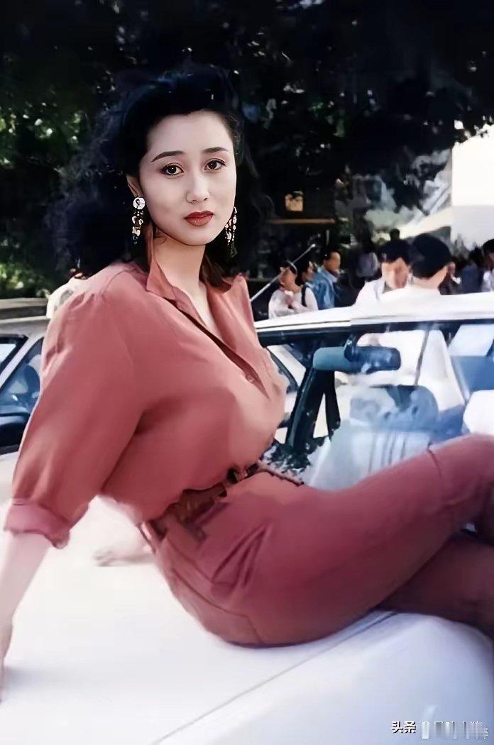 1981年20岁的利智，真美！ 