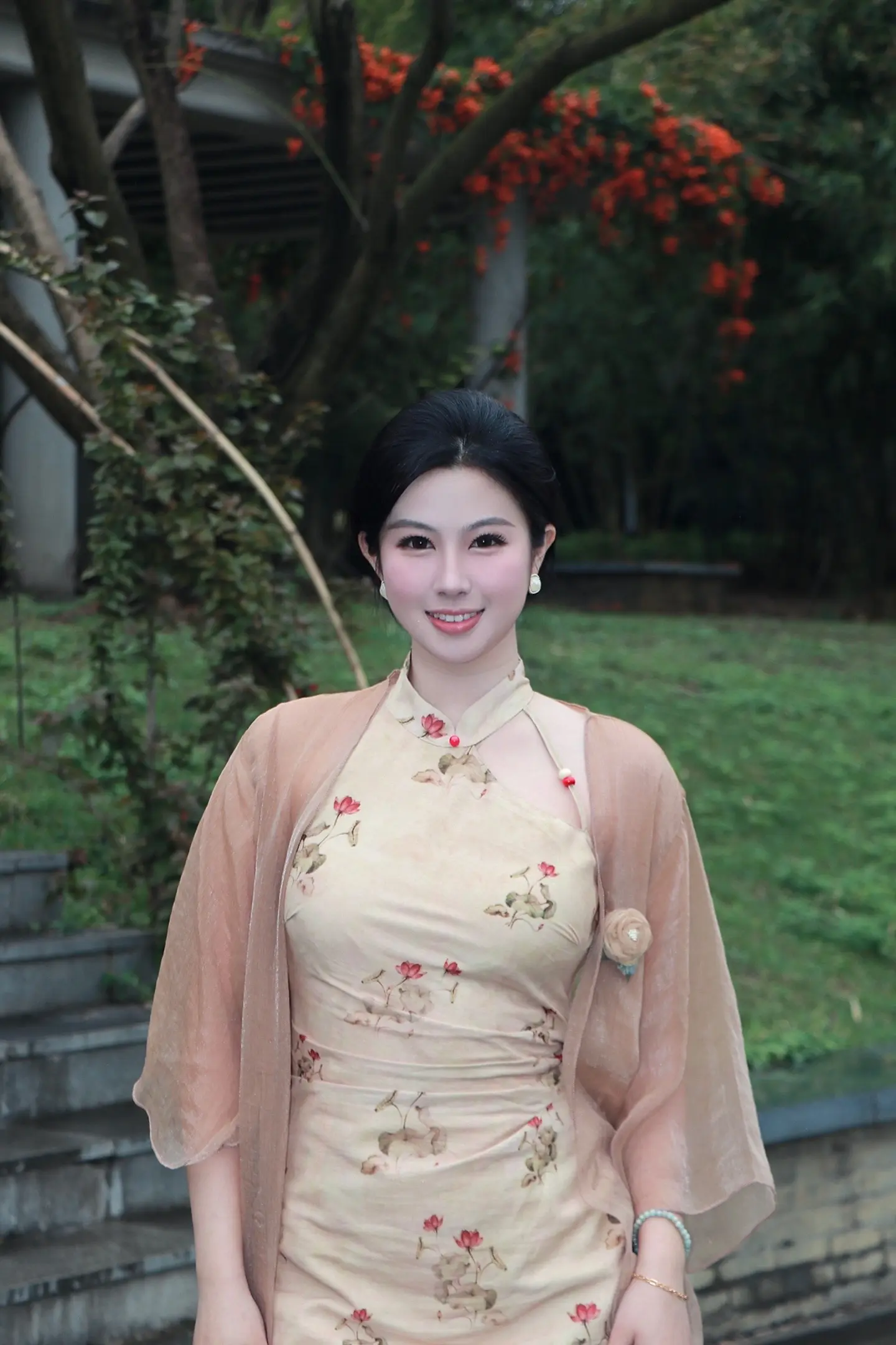 你追你的西方骨 我爱我的东方相。