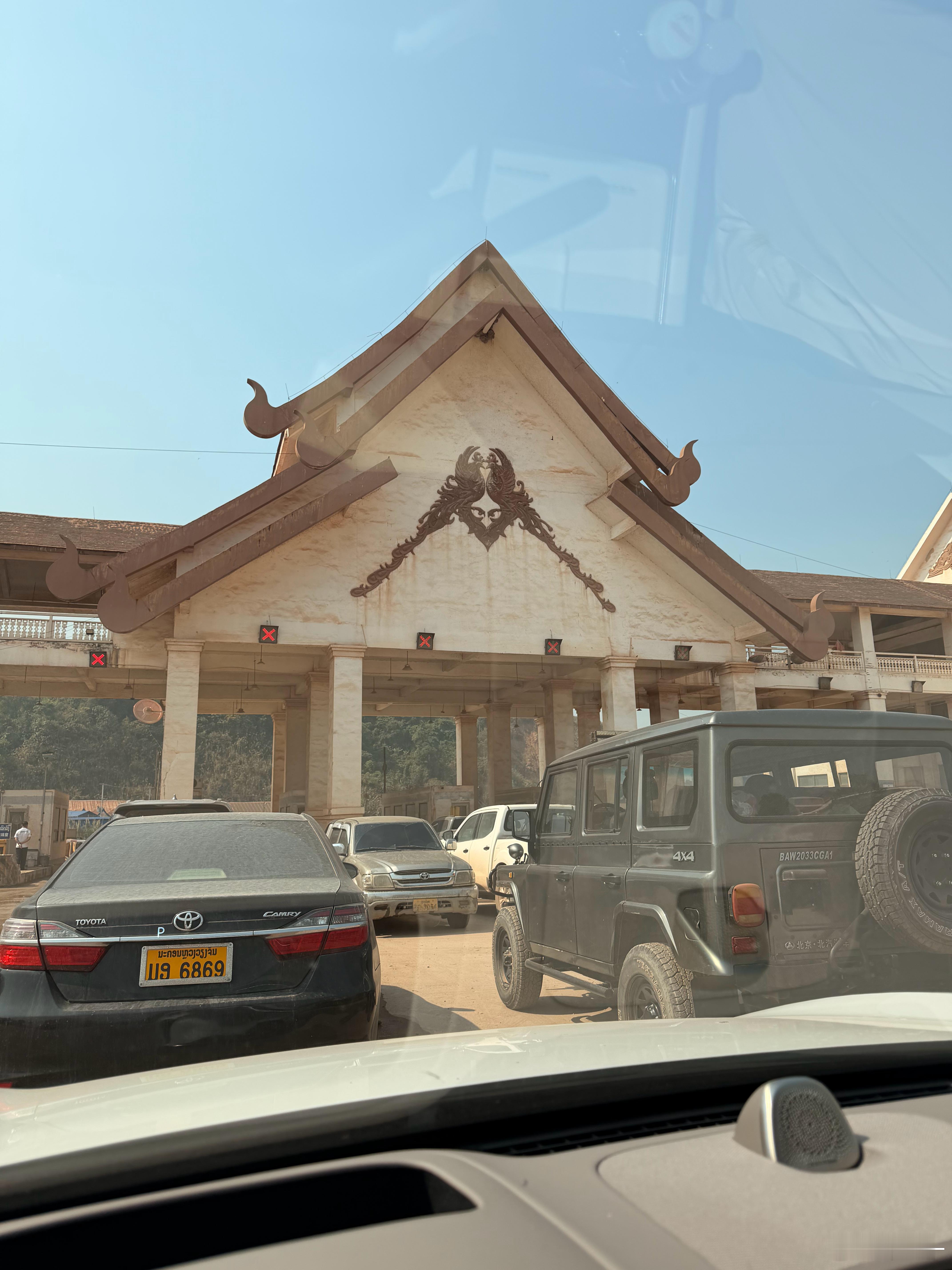 今天主线任务：穿越老挝入境泰国考驾照这条昆曼国际公路还是中国援建的，2008年通