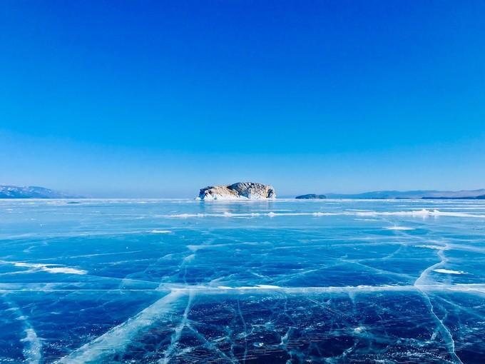 突发！
据新华社、央视新闻消息，2月20日，一辆载有8名中国游客的车辆当天在俄罗