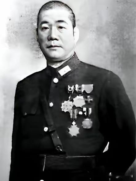 1943年，陈诚给古鼎新发了密电，让他除掉上司王劲哉，古鼎新把密电拿给王劲哉，王
