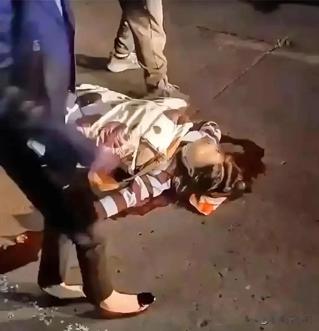 武汉一女子因停车问题遭遇暴力事件，社会舆论纷纷关注，责任究竟在谁？

近日，武汉