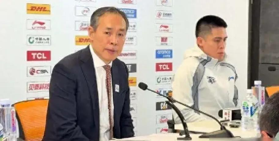 北京首钢赢了新疆队，比分111比84，赢了27分。这胜利不小。
 
首钢三分球准