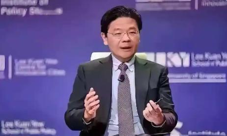 新加坡有一条铁规，狠得让人脊背发凉。它不去追查官员收受何人贿赂，也不在意饭局之上