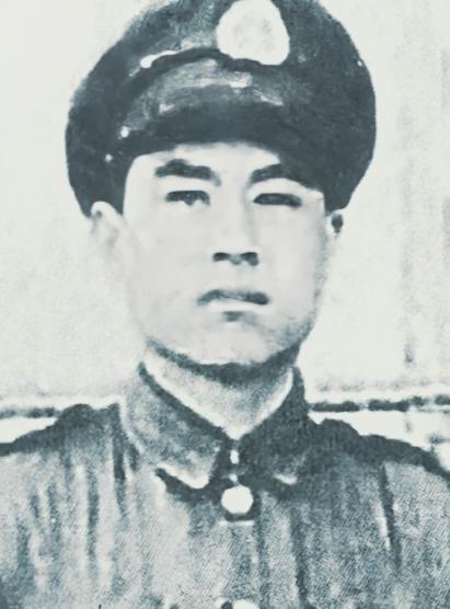 1943年，飞贼“赛狸猫”在北平街头被日本特务当众扇耳光，他一气之下，竟潜入冈村