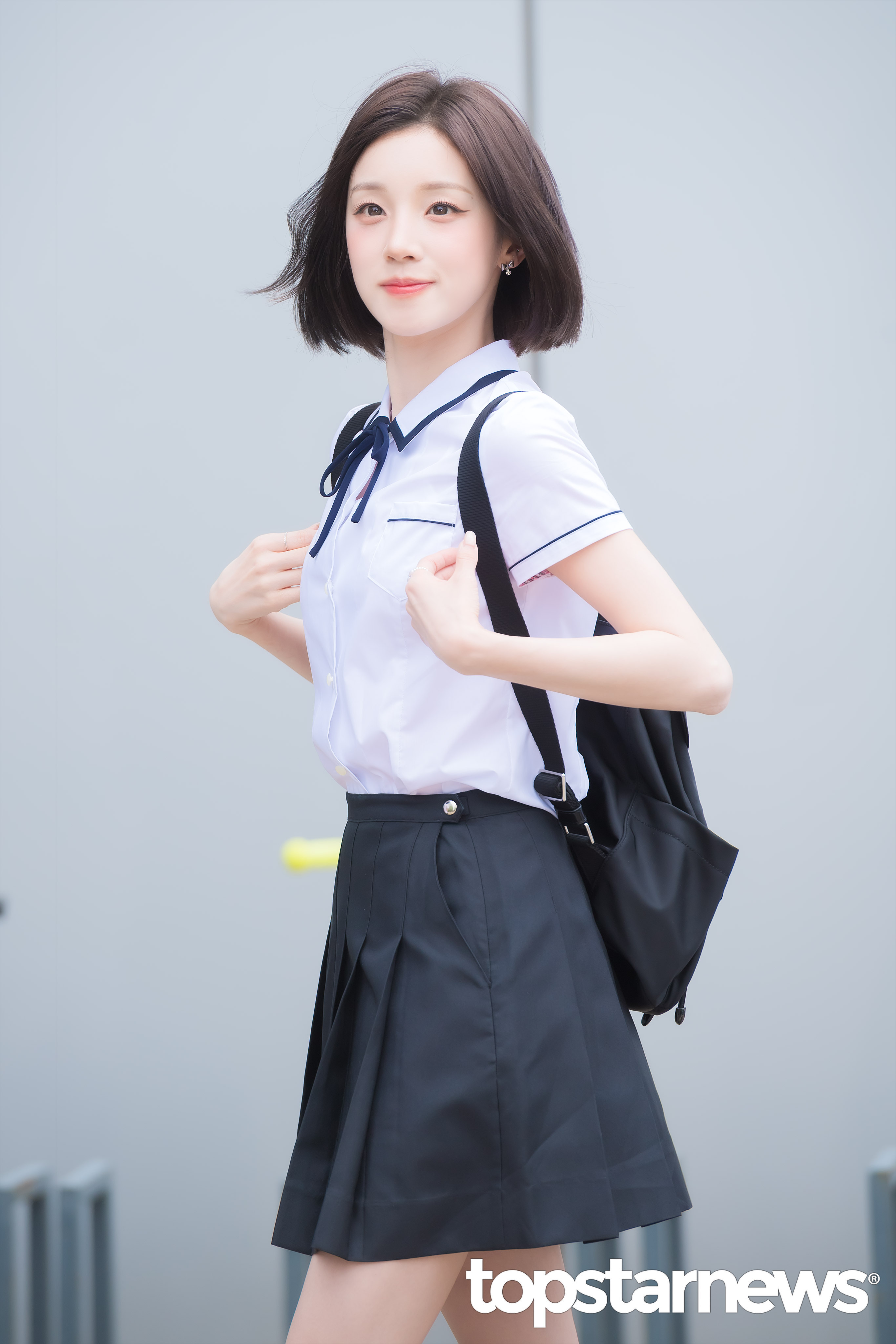 宋雨琦《认识的哥哥》上班路透 新闻图直出哪来的学生妹宋雨琦