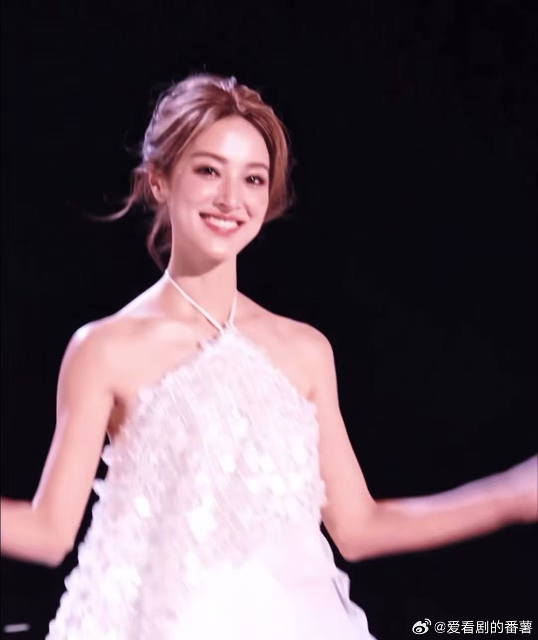 陈凯琳压轴出场也太美了乘风2026陈凯琳一出场真的鲨疯全场！压轴登场自带高光滤镜