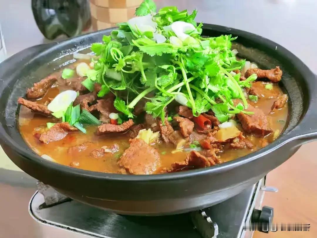 苏浙皖交界小城爆火！安徽广德凭“三件套”圈粉无数，真诚才是必杀技！
 
谁能想到