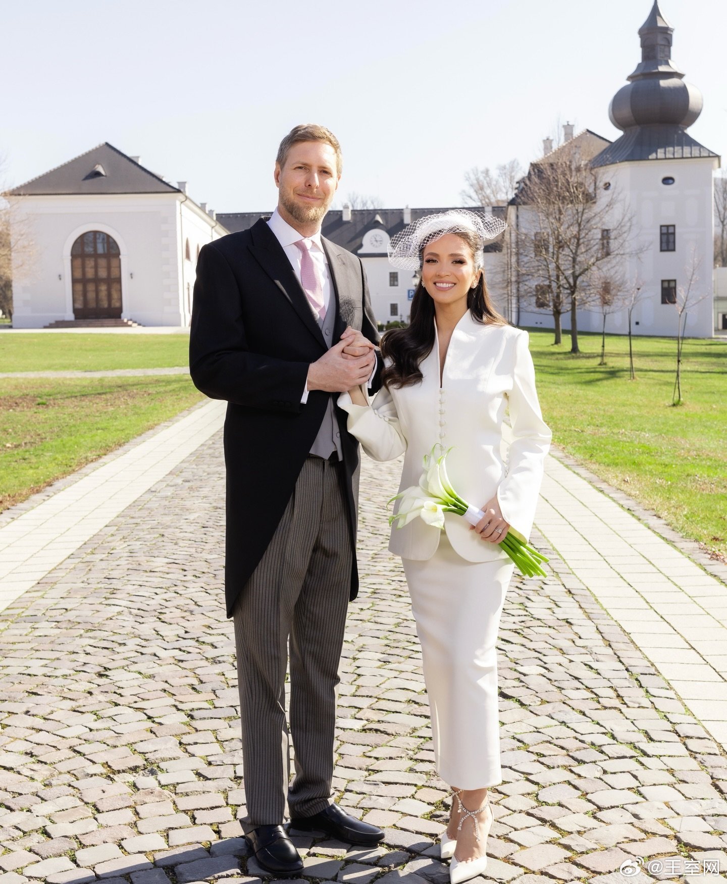 阿尔巴尼亚王室3月15日，阿尔巴尼亚王储莱卡和未婚妻布勒塔正式结婚，婚礼仪式是私