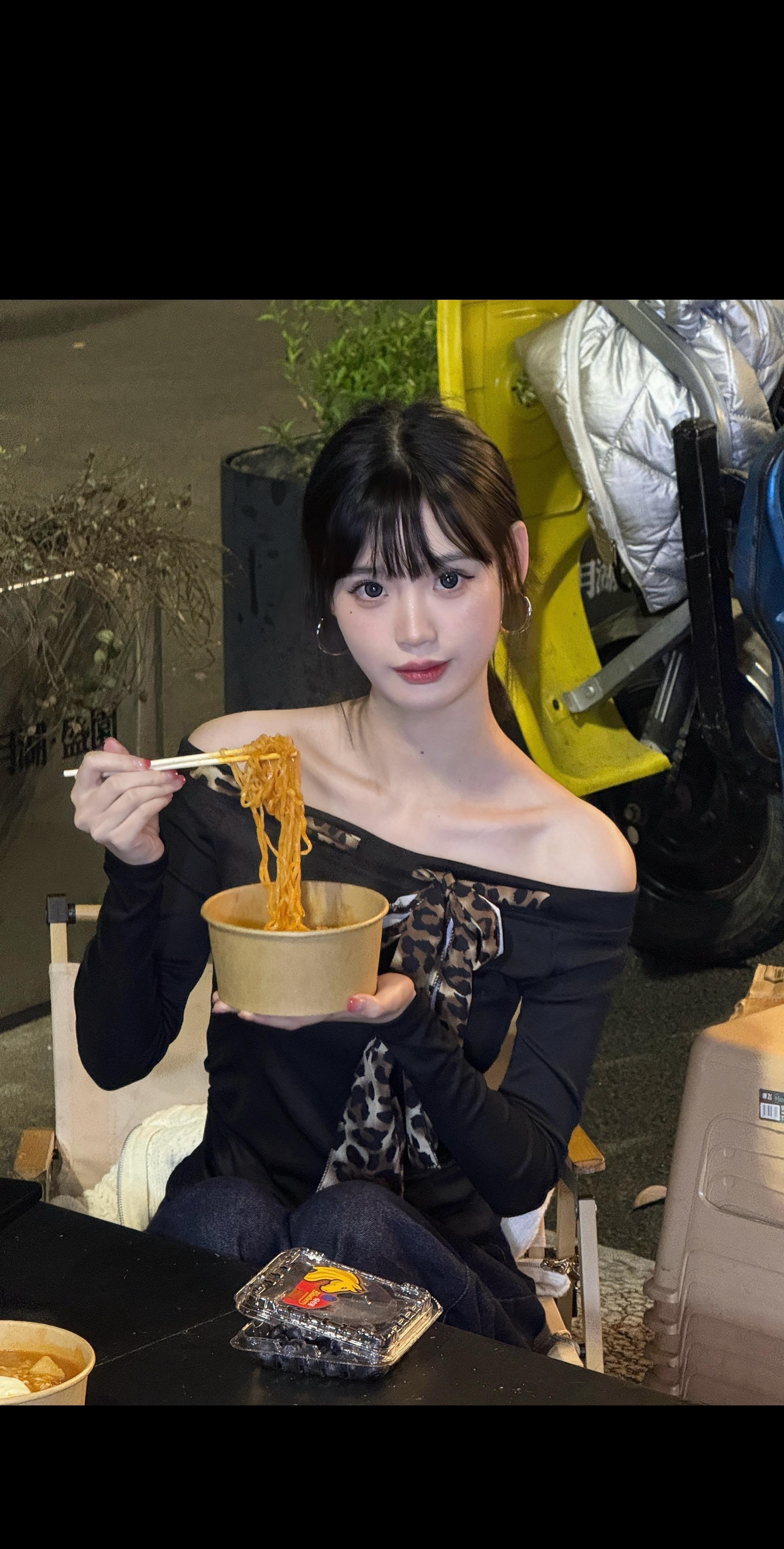 走过了甜酸各一半的旅程 我单薄的心才能变成丰盛