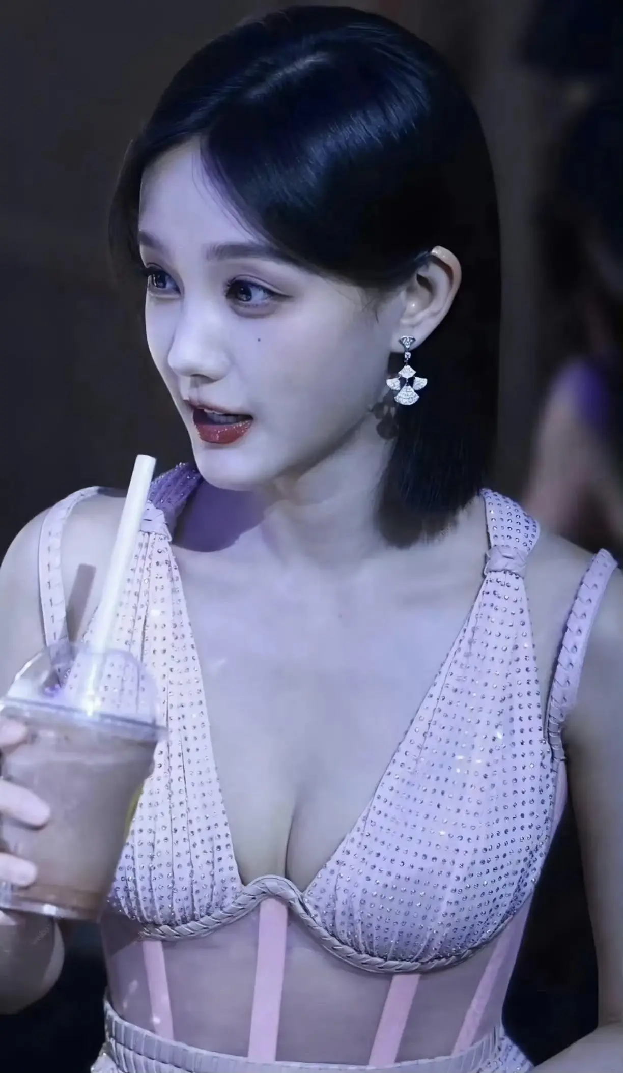 李一桐。