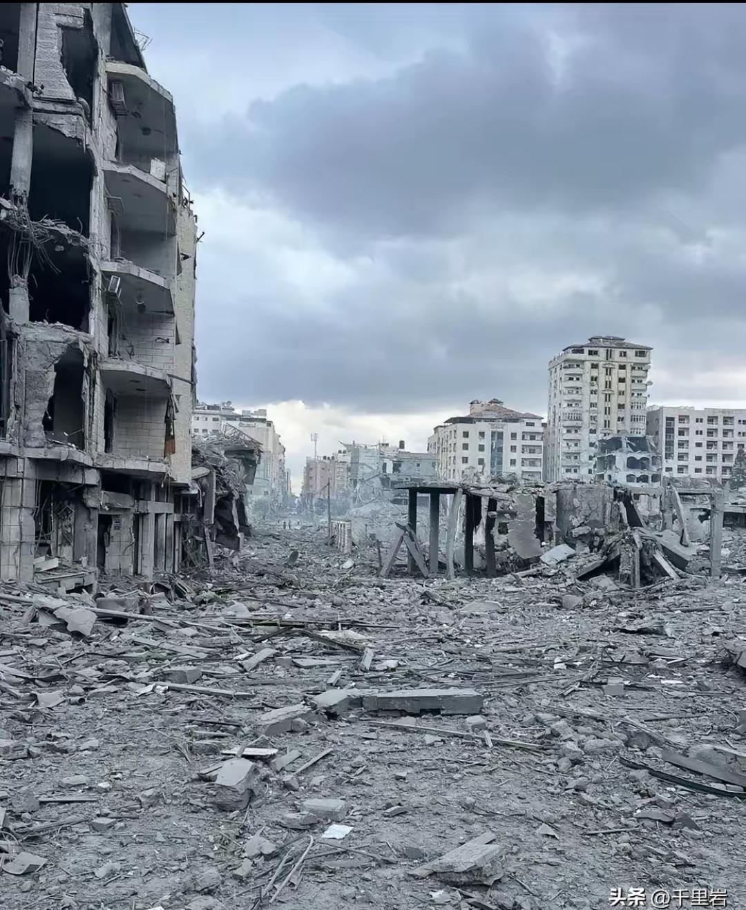 今天美军空袭了伊拉克。你没听错，不是伊朗就是伊拉克！！美军也没打错，他们就是要打