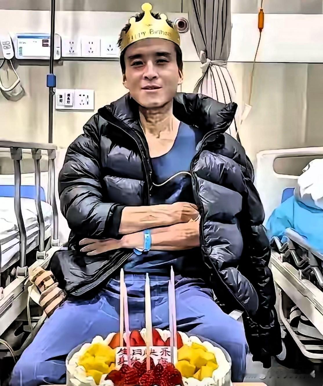 泪目，陕西47岁男子肝癌晚期
家人千方百计瞒着他
直到男人永远离开
女儿翻开他手