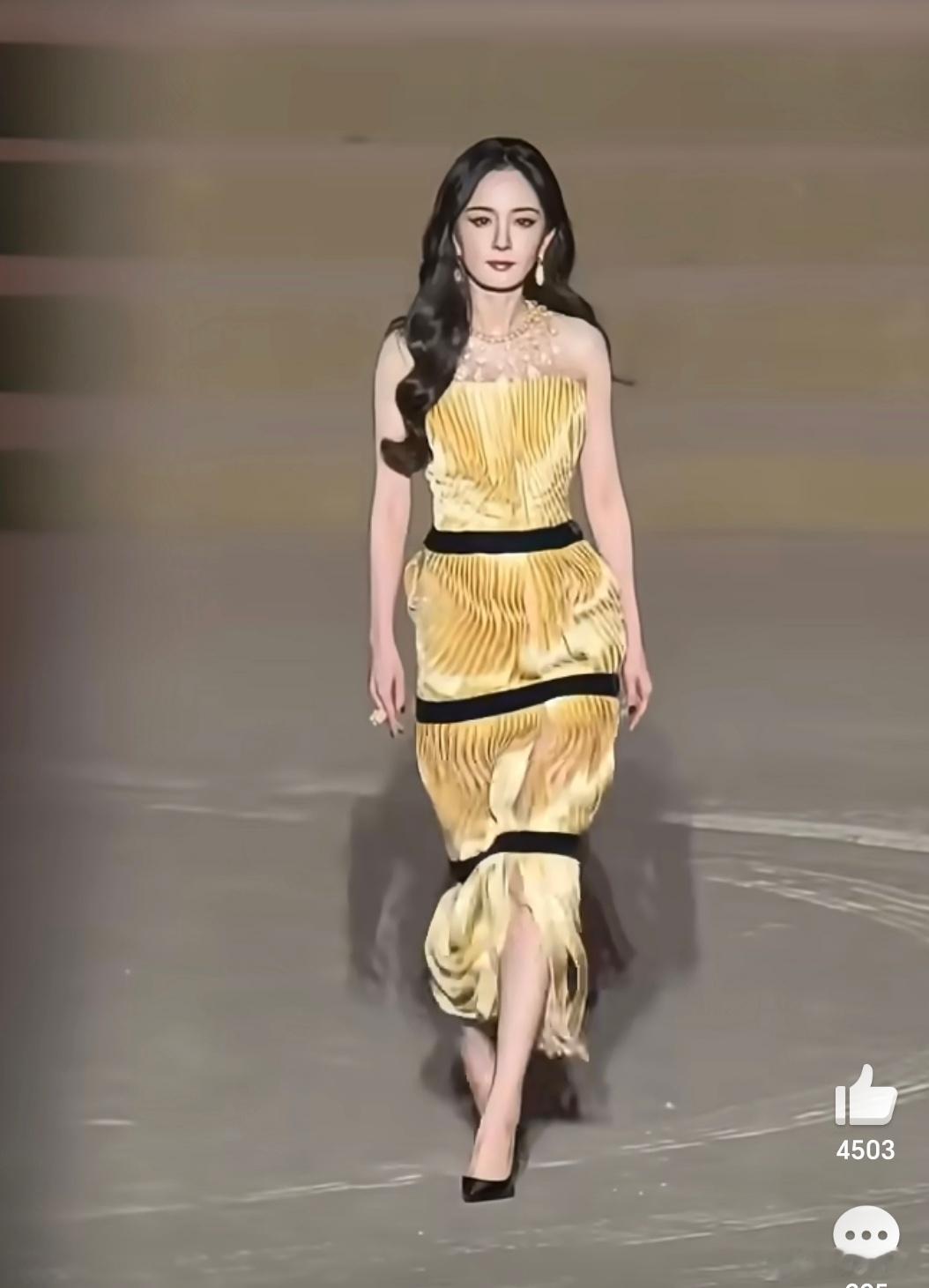 杨幂开场这话题挺好，就是这视角是哪位大神找的？？？刘亦菲压轴 ​​​