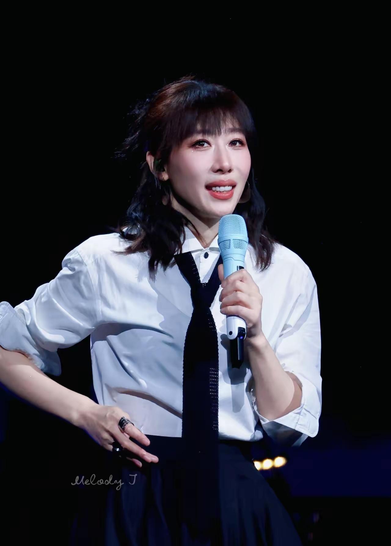 38岁的任素汐：演戏入骨，唱歌入心，藏着内娱最难得的通透
 
谁能想到，自带烟火