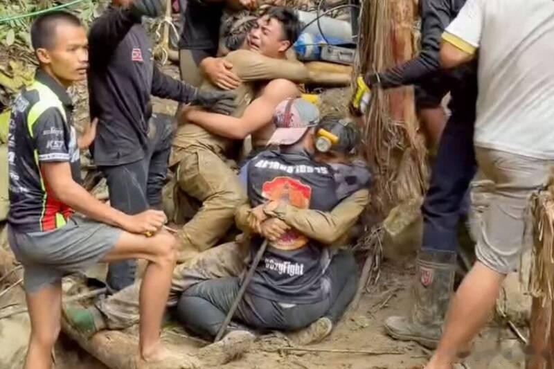 老挝洞穴救援行动停止 仍有2名受困人员下落不明海外新鲜事 老挝赛宋奔省偏远山区一