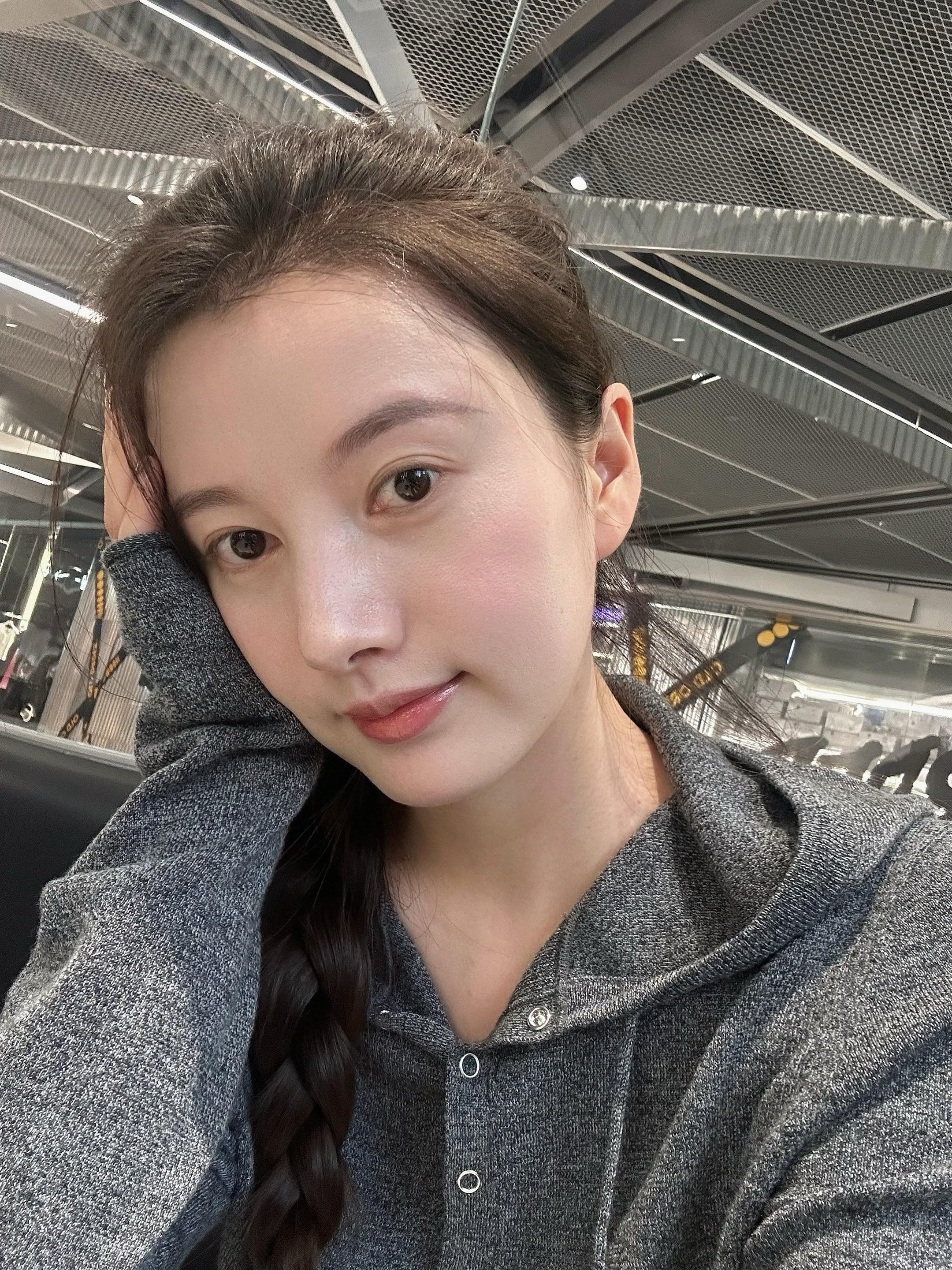 人既要被繁华震撼过  又要被朴实感动过  这两种感受之间  丈量着生命...