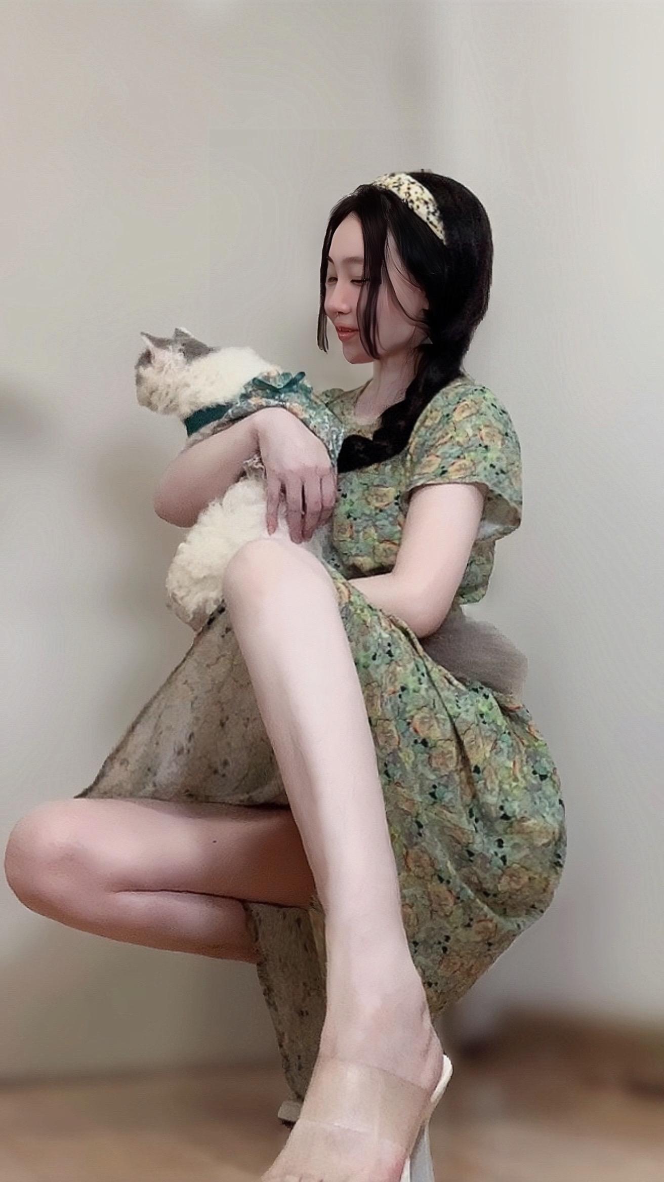 50岁依然保持好状态之。本来是家人送的感觉有点中老年款的衣服，变成了吸...