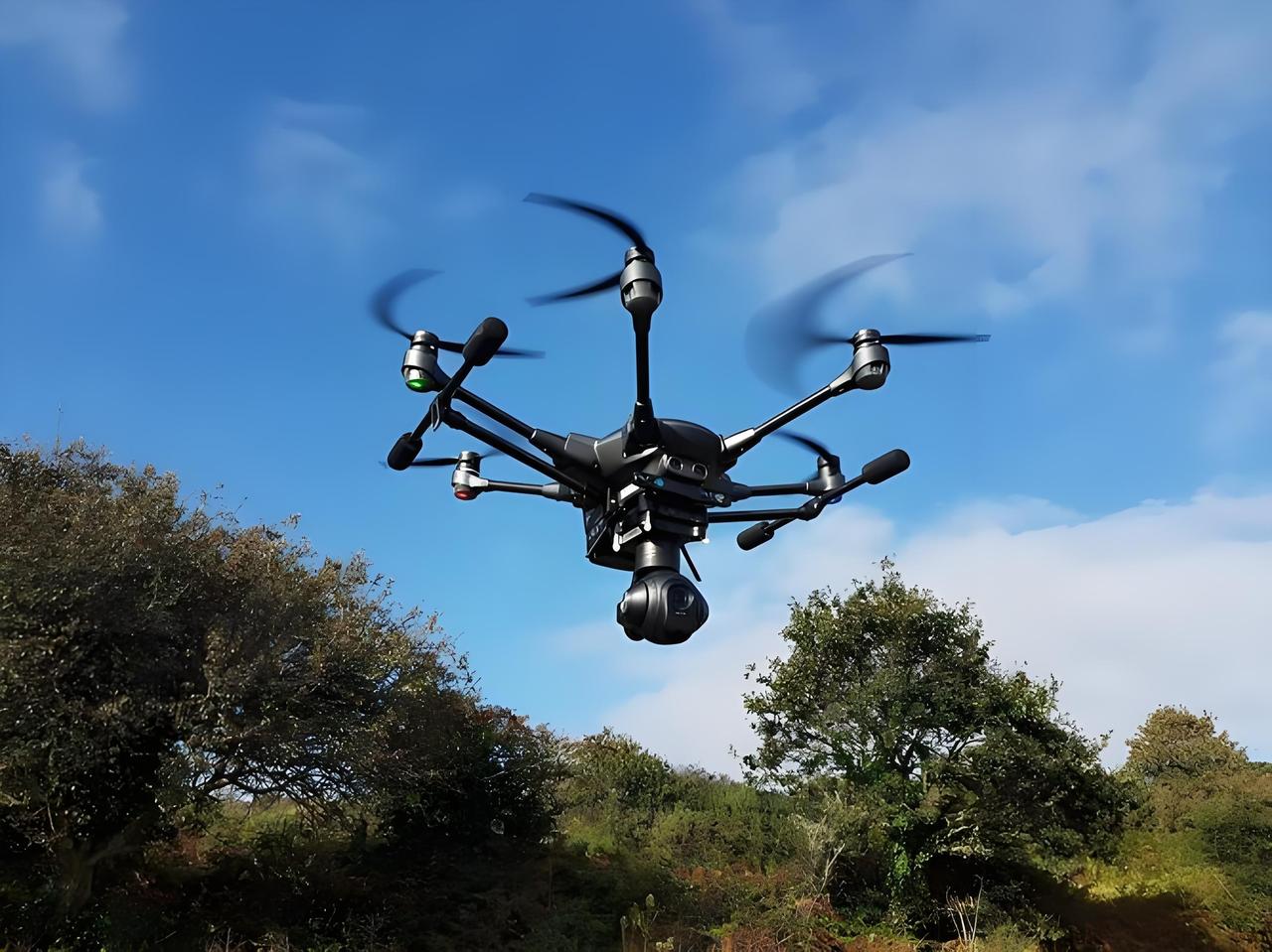 无人机运输确实是社会发展的必然趋势，谁先抢占市场谁就能掌握先机。就拿顺丰控股来说