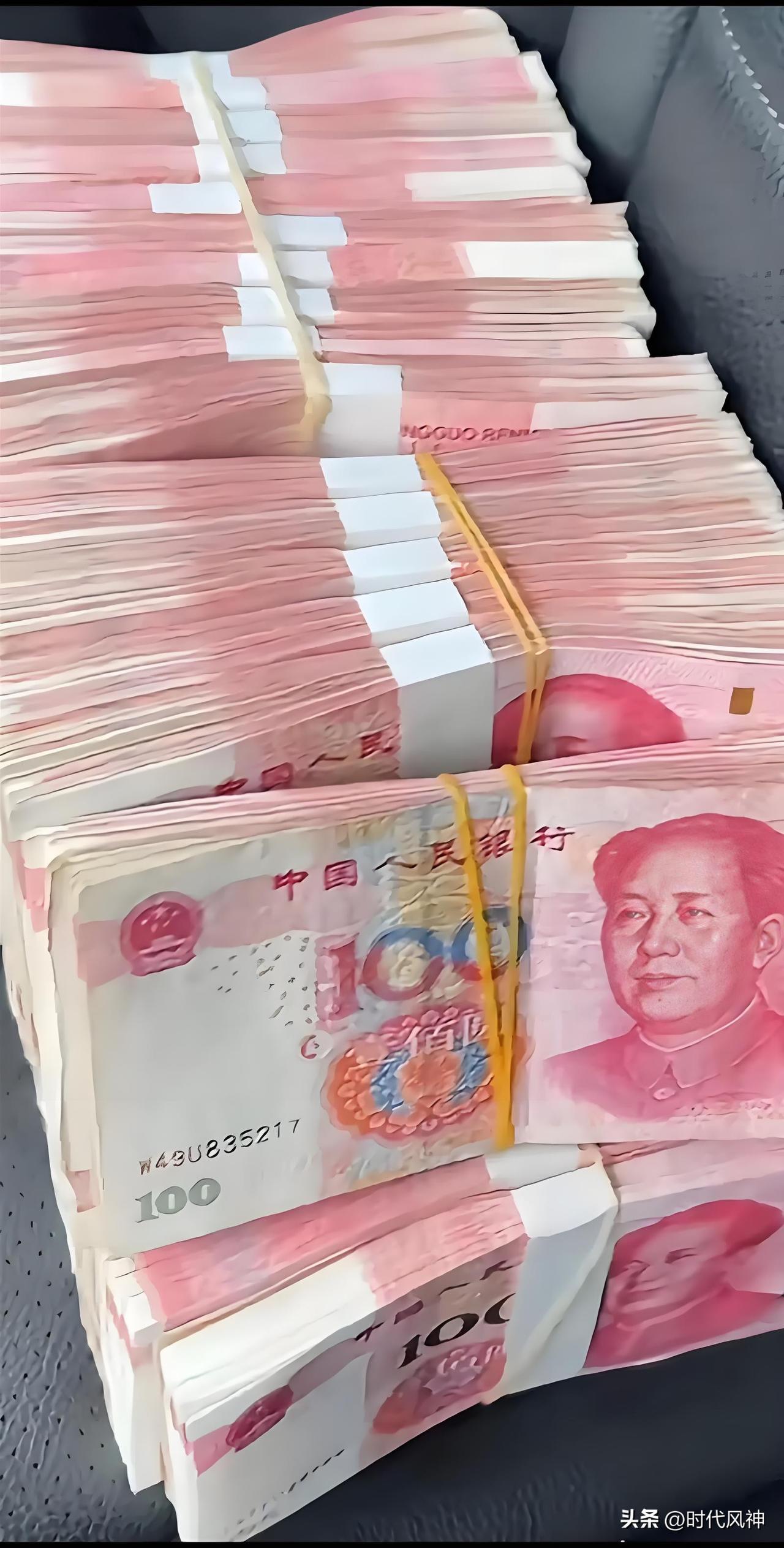 我为了钱而竭尽全力
钱这东西，说起来挺世俗，但不得不承认，它就是生活的底气。年轻