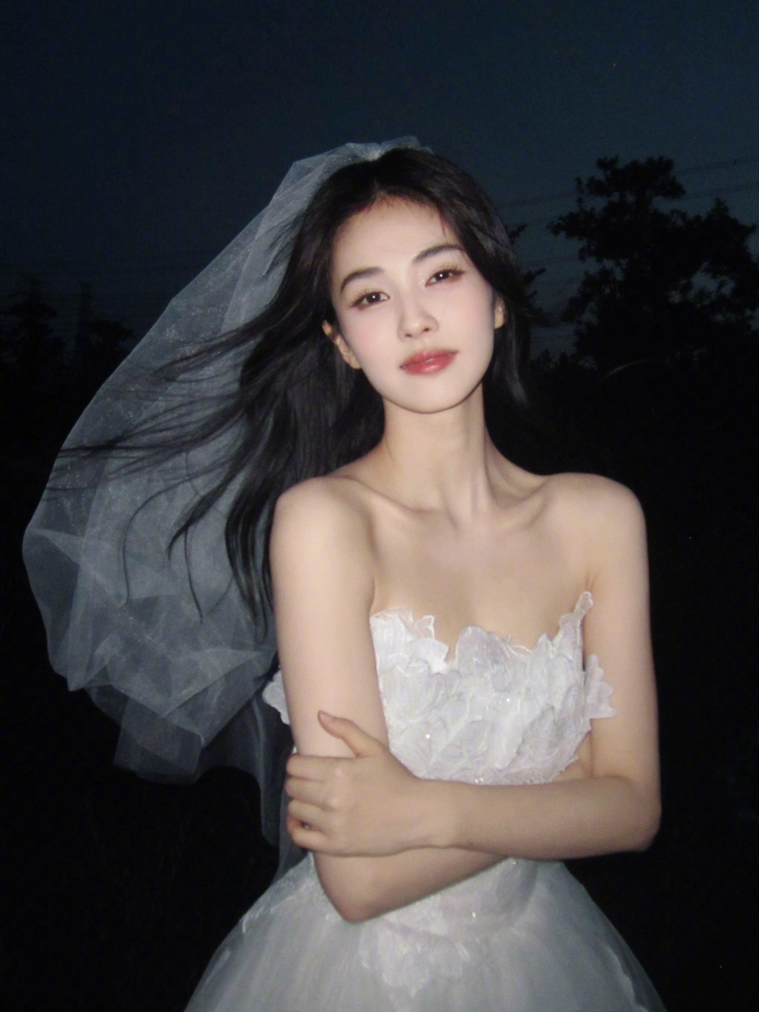 白鹿最新的婚纱照太美了白梦妍女士请和我结婚[女孩儿] ​​​