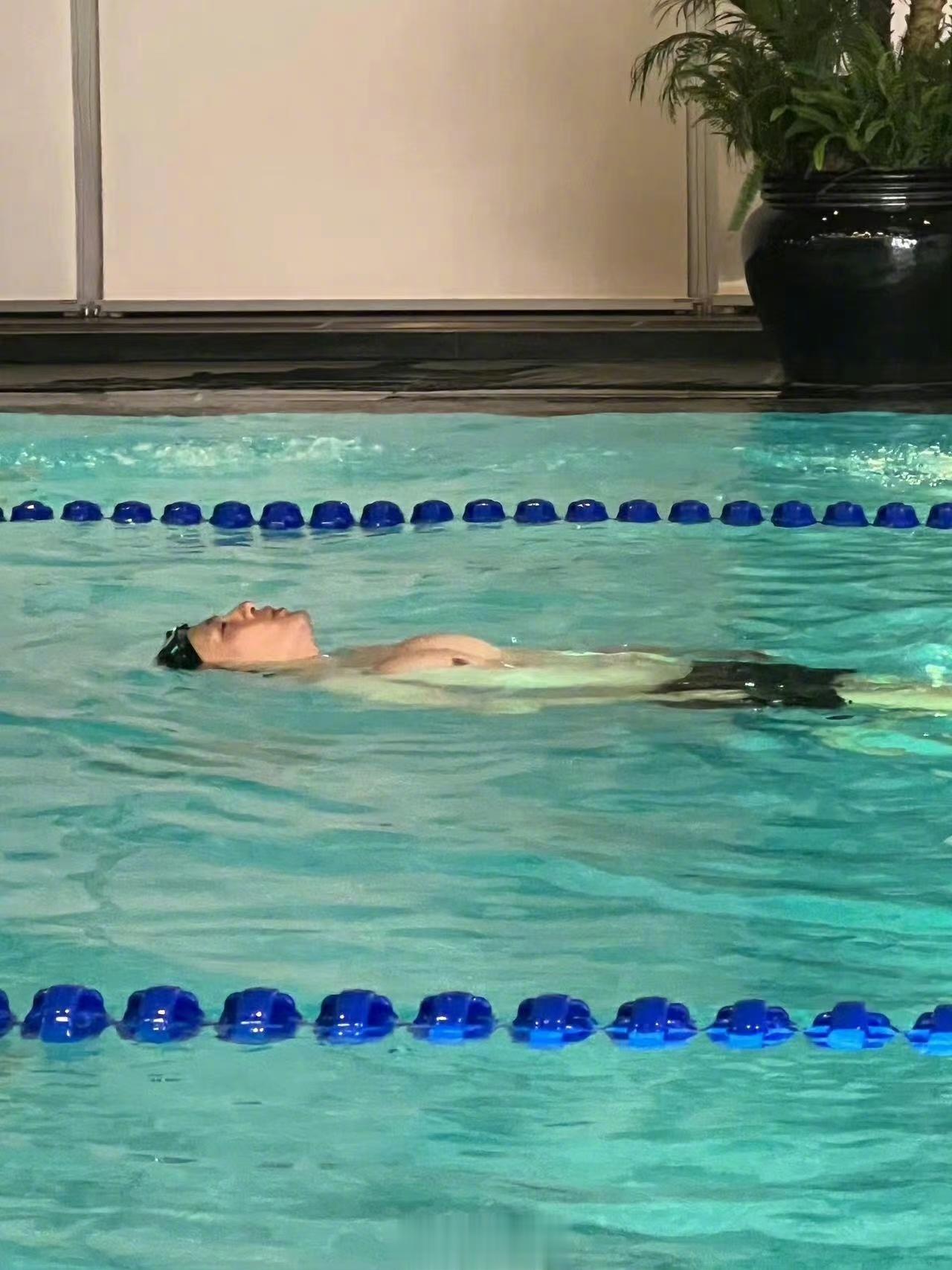 #孙艺洲胸肌好大#孙艺洲的粉丝们原来吃的这么好，真的很想知道孙艺洲平时是怎么锻炼