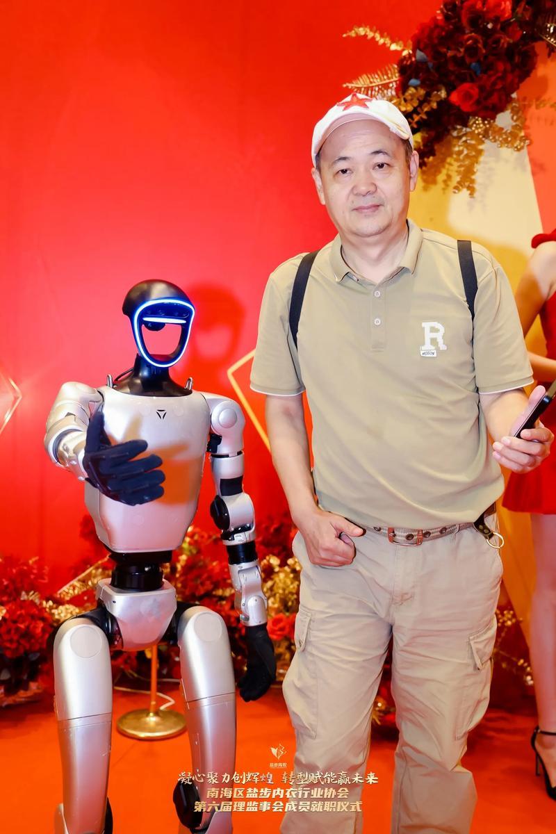 一句话先给结论：现在更像“玩具+炫技”，未来一定是“工具人”，只是中间会有很长一