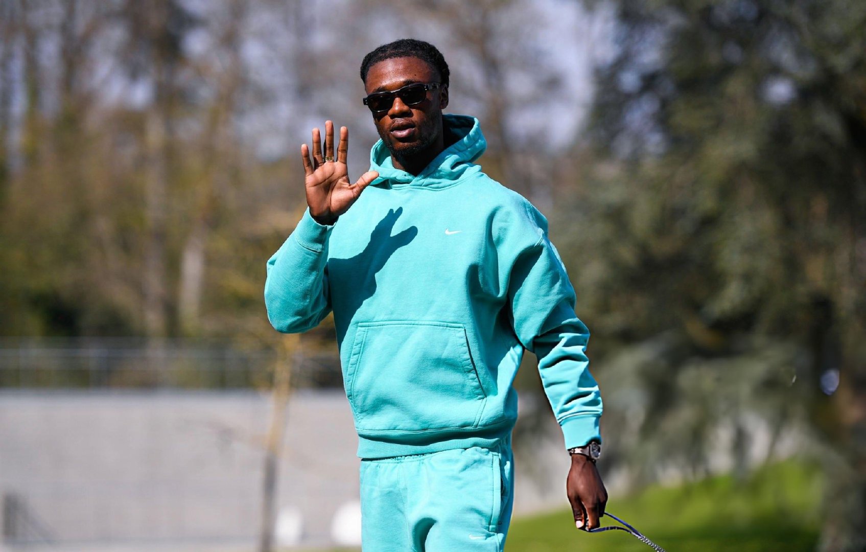 楚阿梅尼和卡马温加回国家队报到。halamadrid