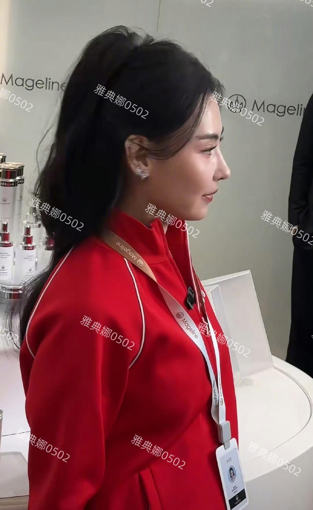 武汉见到张柏芝，本人不像网上说的那样又白又美又年轻，离开了美颜和滤镜的她，生图看