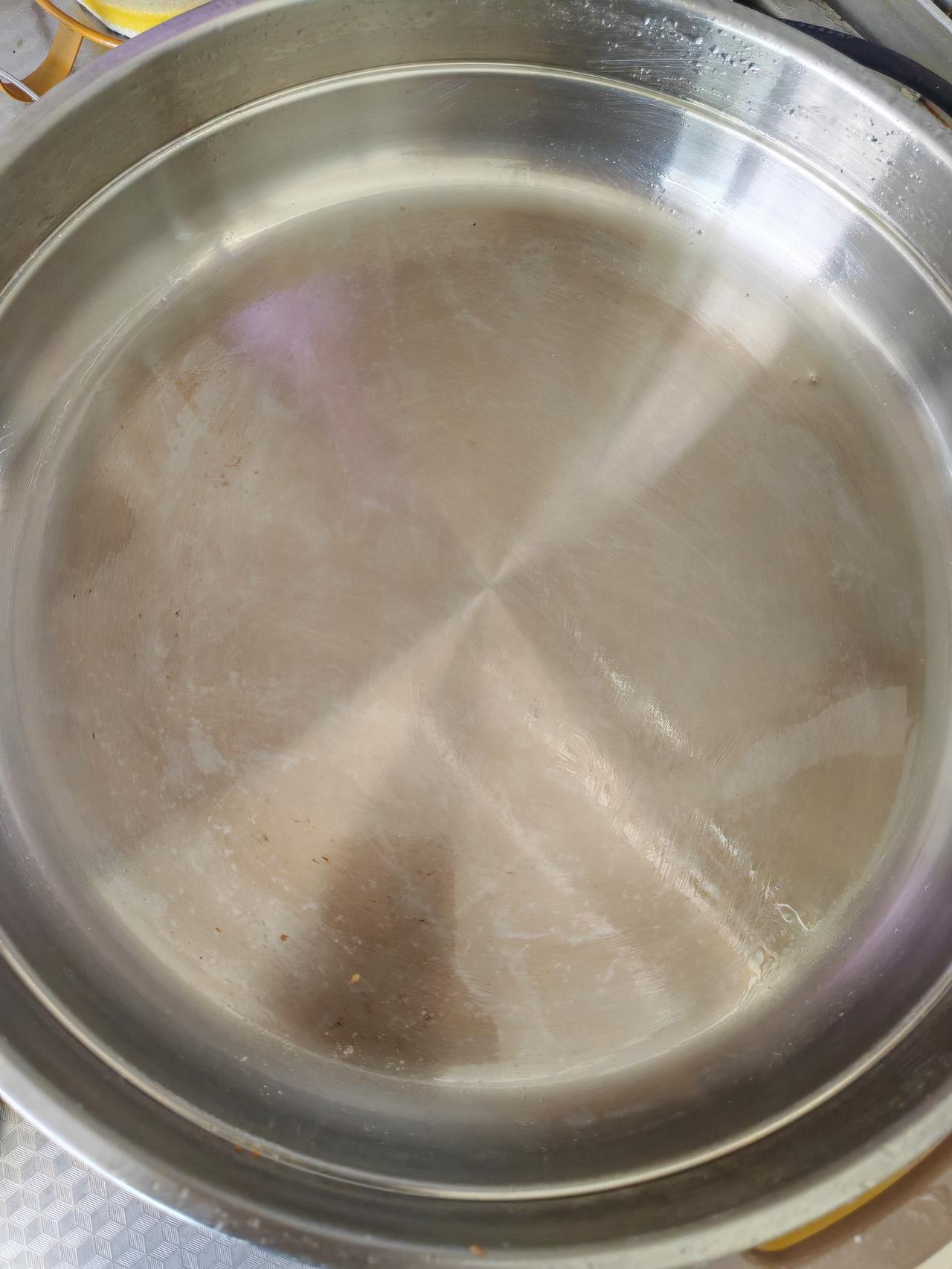 抖音上的美食博主，都在推荐佳佳恋电煎锅。
   看着博主们制作的各类美食，真是垂
