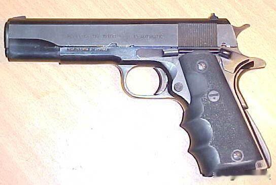 北方工业的1911
北方工业出口的那款1911手枪，现在已经弄出了一整个系列，有