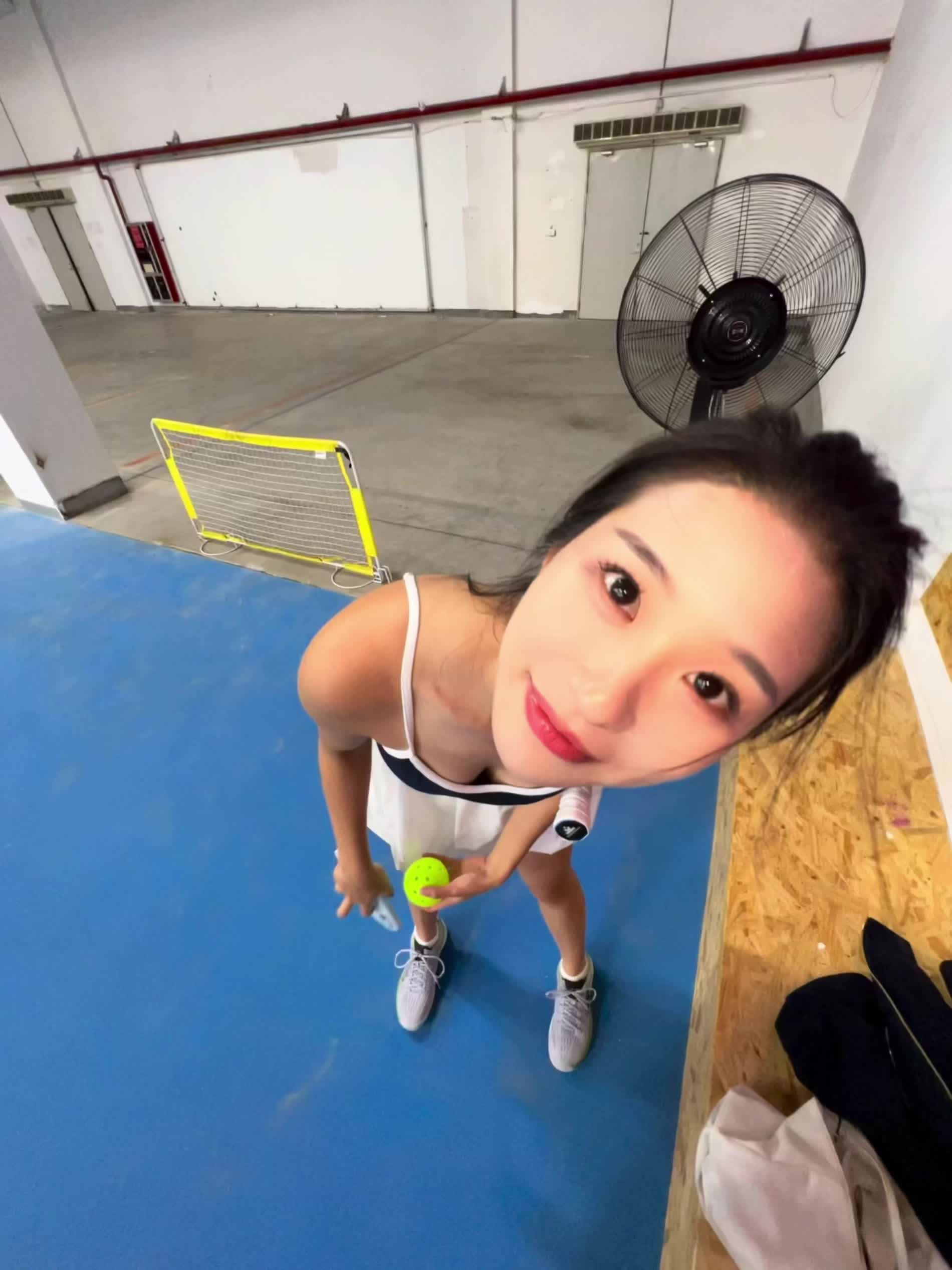 你怎么还跟别的女生说话 你是想要逼死我吗