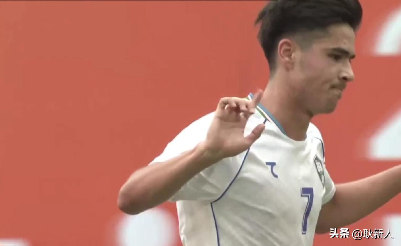 还是丢球了！中国队半场1-1平乌兹别克斯坦U23。
中国U23vs乌兹别克斯坦的
