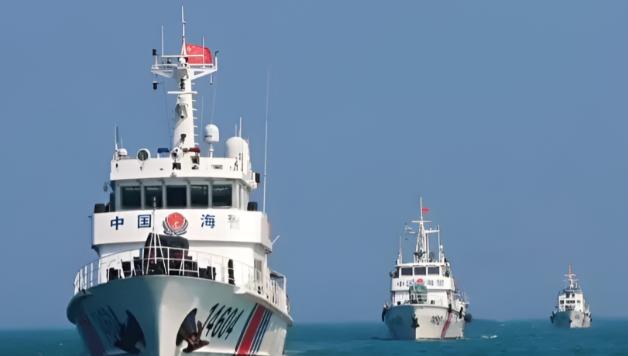 3艘台船围堵大陆海警船34小时？真相笑掉大牙：三根蜡烛妄图困住探照灯

2026
