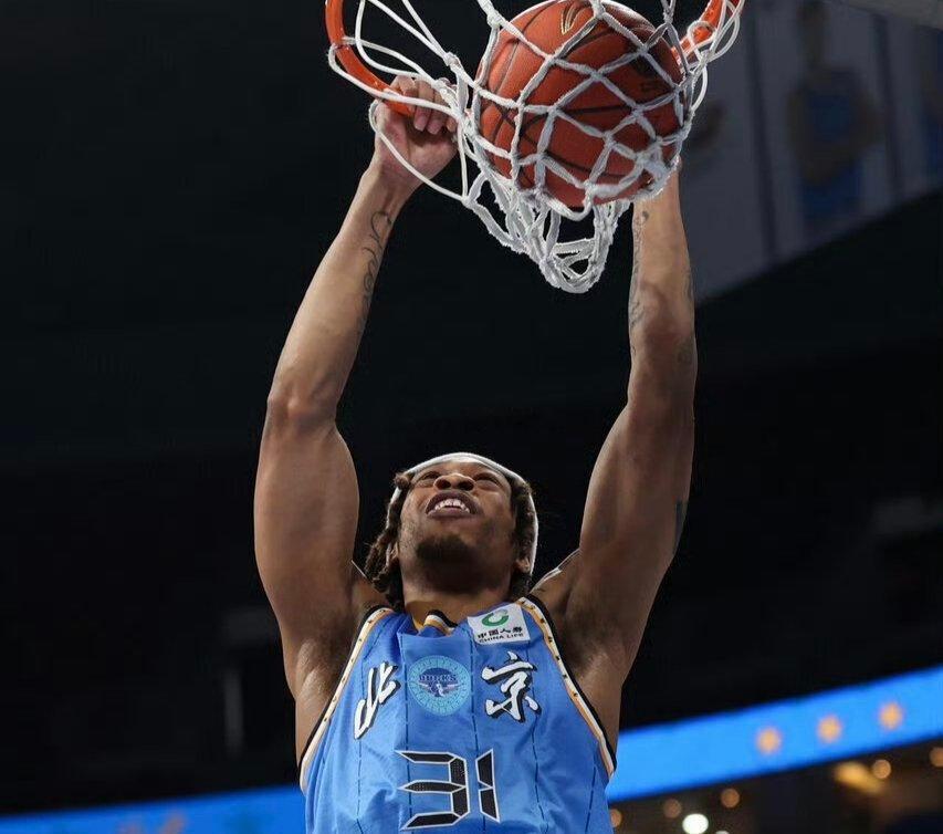 阿隆德斯-威廉姆斯，妥妥的高级货，在NBA能拿分的人，水平就是不一样，这就是一分