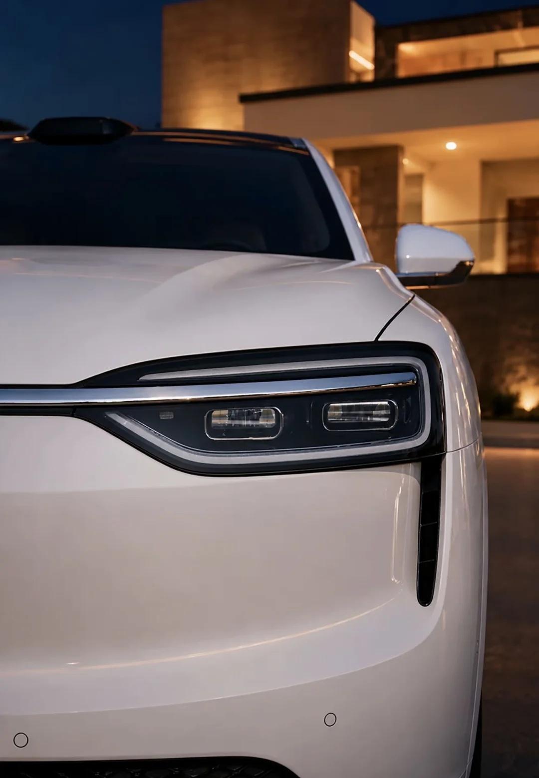 定位：问界M7定位，家用舒适大SUV，五座/六座可选，有增程、纯电800V两个动
