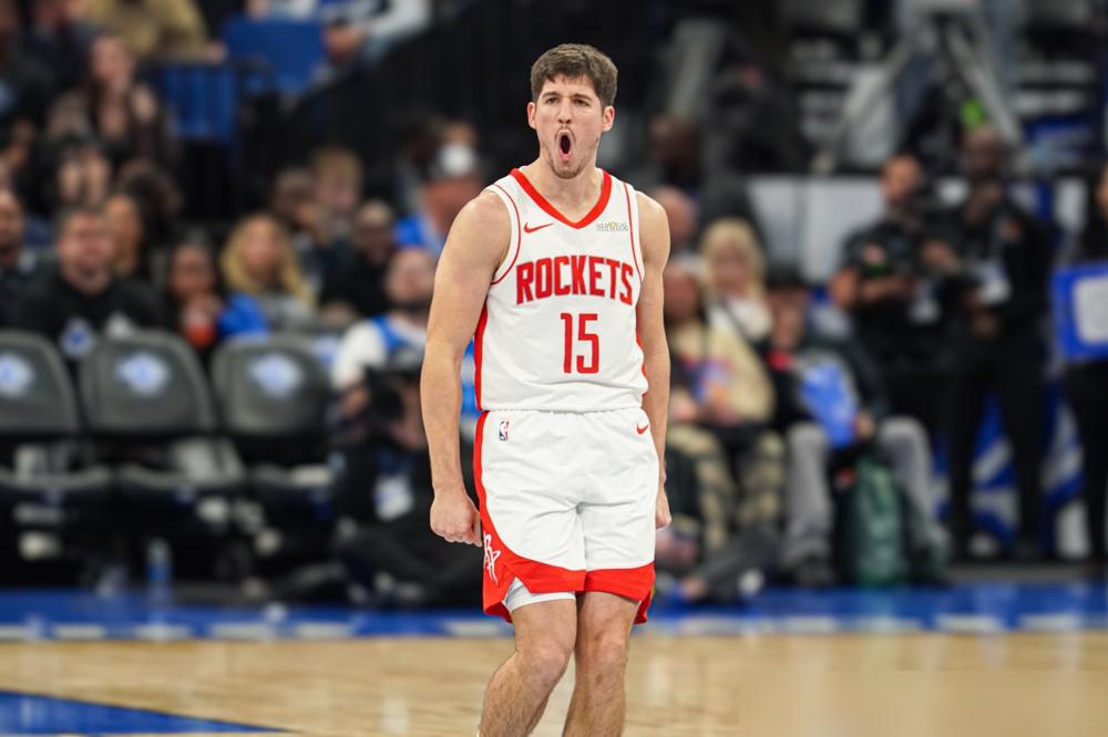 6年6600万合同，换来一句“我们应该感到羞愧”。
乌度卡在发布会上，脸黑得像